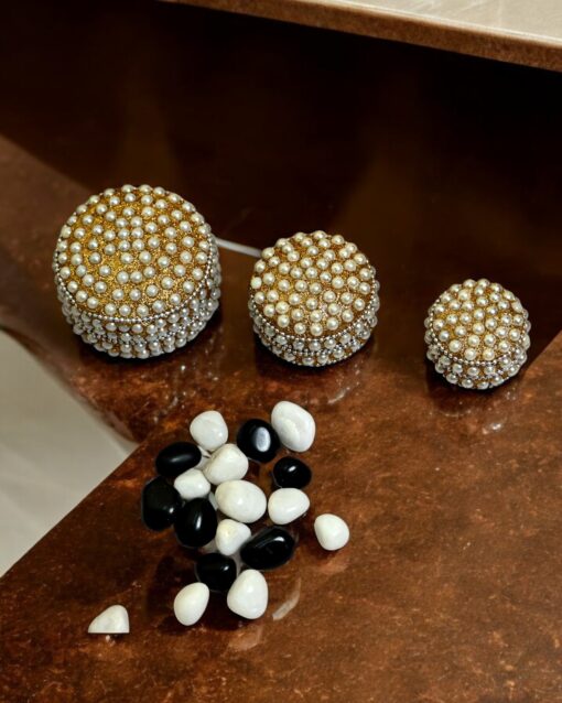 Lac and Metal Keepsake Box Set with Golden Pearl Accents - Image 2