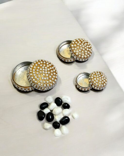 Lac and Metal Keepsake Box Set with Golden Pearl Accents - Image 4