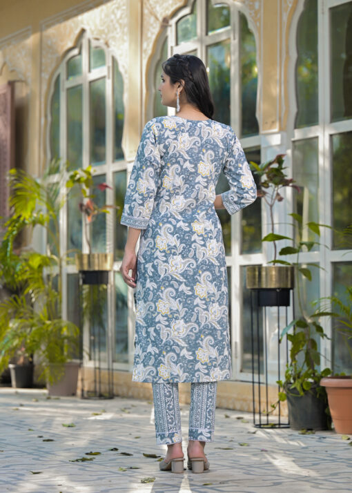 Women Pure Cotton Kurta Pant Set - Image 4