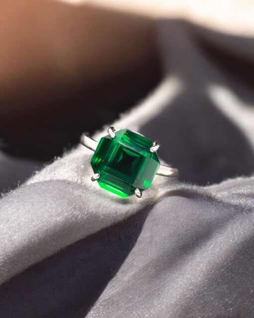 Beautiful Green Emerald 925 Sterling Silver Ring - Image 3