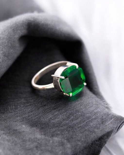 Beautiful Green Emerald 925 Sterling Silver Ring