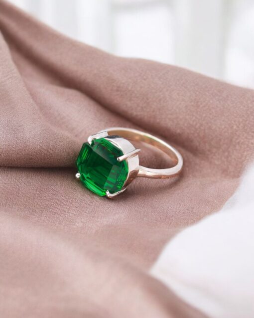 Beautiful Green Emerald 925 Sterling Silver Ring - Image 2