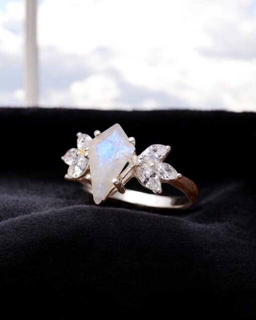 Natural Rainbow Moonstone 925 Sterling Silver Ring