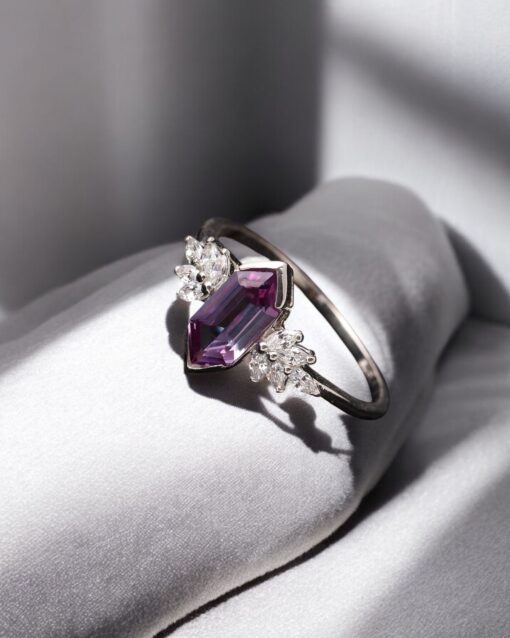 Beautiful Purple Alexandrite Gemstone 925 Sterling Silver Ring - Image 2