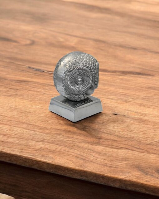 Stylish Iron Owl Statue with Silver Polish for Contemporary Spaces - Image 4