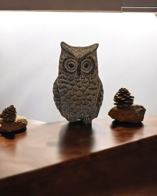 Vintage-Style Iron Owl Decor Statue for Indoor & Outdoor Use